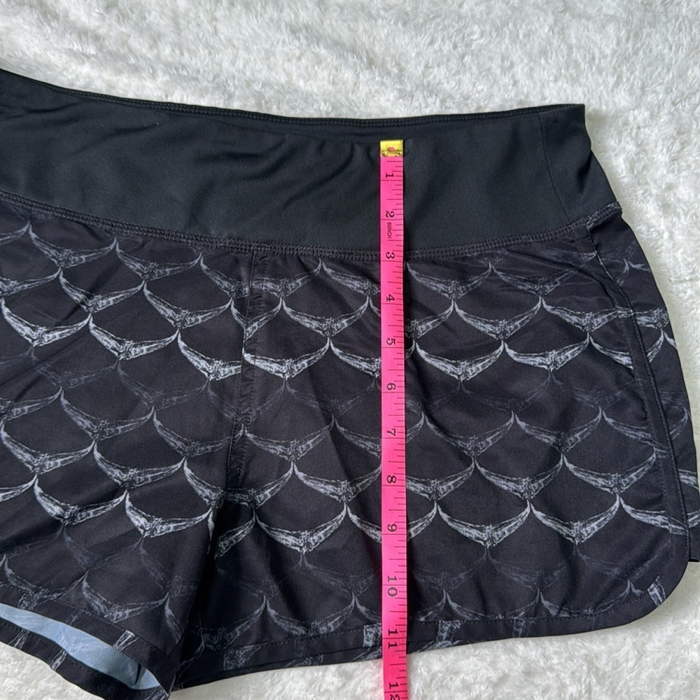 VINEYARD VINES WOMENS SHORT S - Picture 7 of 8